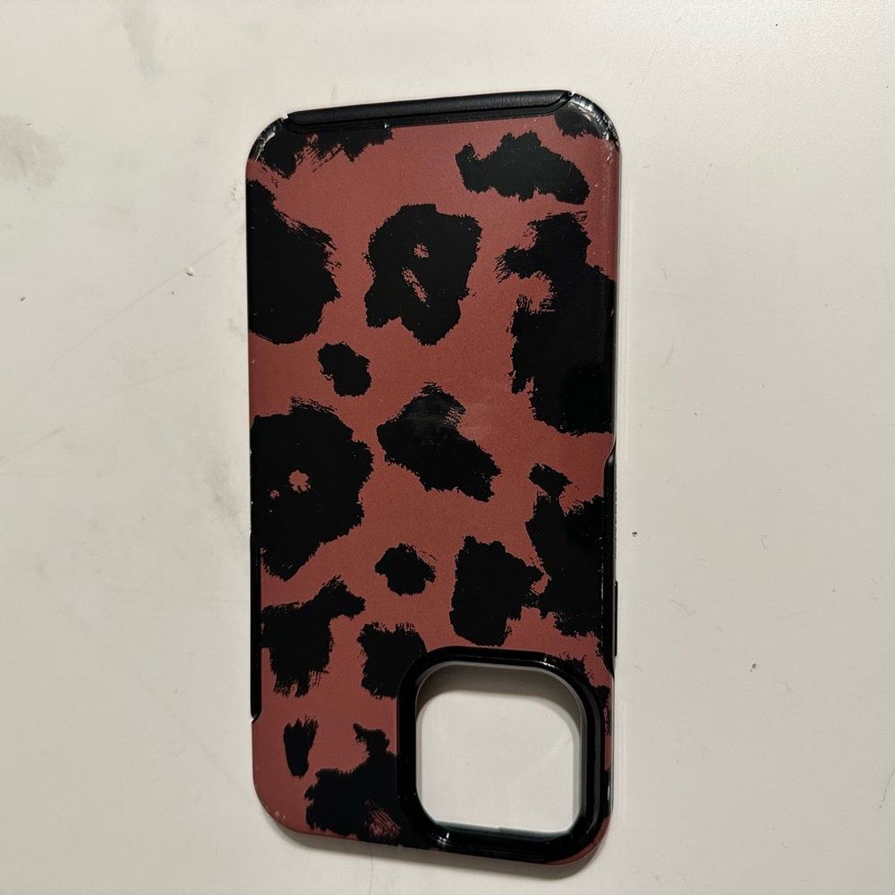 iphone 12 pro max phone case used but good condition just got a new phone!